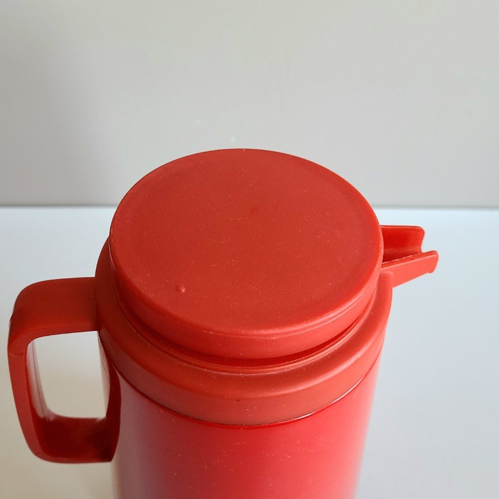 Vintage red thermos. Made in Taiwan - Picture 3 of 7